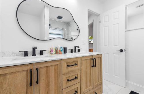Melaleuca Gardens Casa | Modern Luxe Hideaway