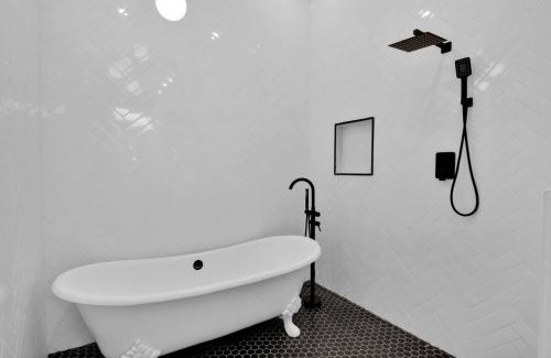 College Park Casa | Modern Luxe Stay in Atlanta