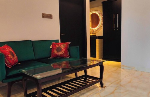 Uttara Apartamento | Modern Luxe Studio Apartment in Uttara Near Airport