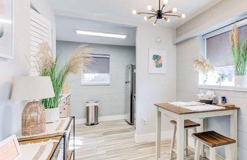 Downtown Memphis Apartamento | Modern Luxe Studio + Free Gated Parking + King Bed