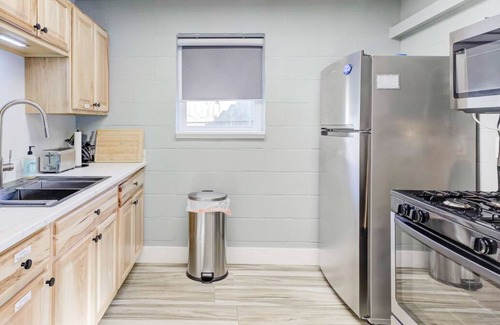 Downtown Memphis Apartamento | Modern Luxe Studio + Free Gated Parking + King Bed