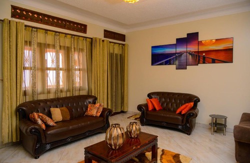 Kampala Apartamento | MODERN LUXURIOUS 2BEDS HOUSE IN KAMPALA CITY CTR