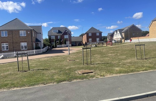 Basildon Apartamento | Modern-luxury 1bedroom-ensuitebathroom-garden-wifi