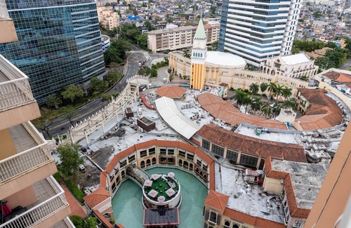 Pinagsama Apartamento | Modern Luxury 1BR in Venice Mckinley