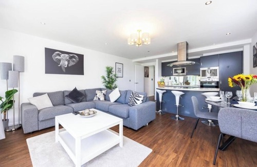 Docklands Apartamento | Modern Luxury 2-Bedroom Flat in London Excel