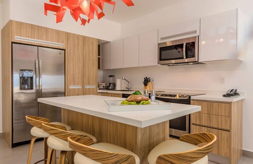 Oranjestad Condominio | Modern Luxury 2/BR Condo with Sea View
