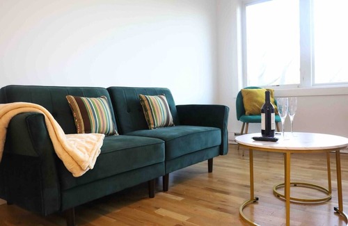 West New Haven Apartamento | Modern Luxury 2BD APT-Close To Everything-Free Wine