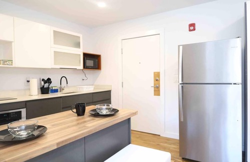 West New Haven Apartamento | Modern Luxury 2BD APT-Close To Everything-Free Wine
