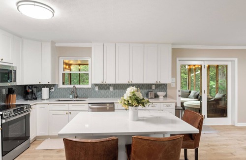Maryville Casa | Modern Luxury 3-bedroom house in Maryville - Close to Knoxville and Smokies!