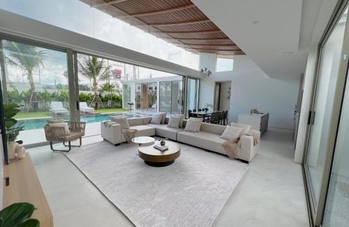 Thep Kasattri Villa | Modern Luxury 4 Bedroom Villa-Bangtao Beach