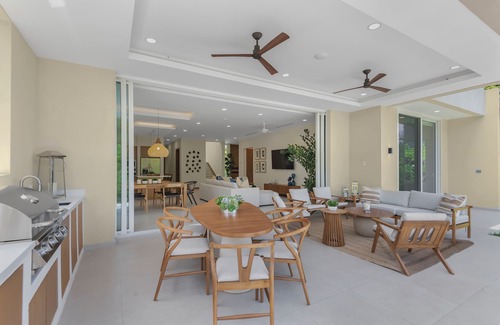 Pacuare Reserve Casa | Modern Luxury 4 Bedroom Fairway Dream Home.