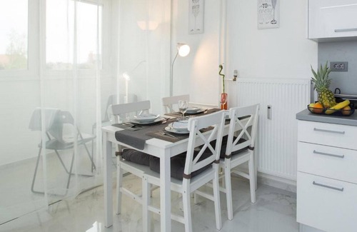 Velika Gorica Apartamento | Modern & Luxury APT Zagreb Airport W/ free WiFi - One Bedroom Apartment