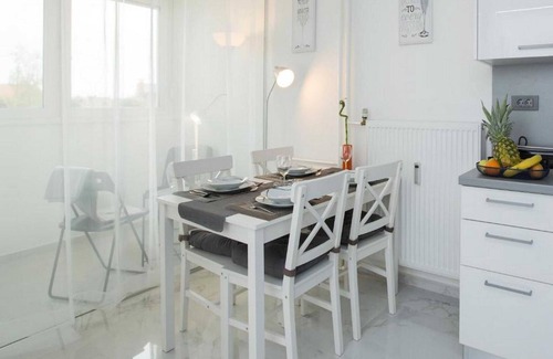 Velika Gorica Apartamento | Modern & Luxury APT Zagreb Airport W/ free WiFi - One Bedroom Apartment