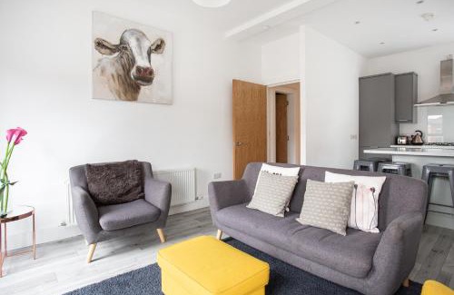 Ormeau Apartamento | Modern Luxury Apartment, Sleeps 6, Best Location