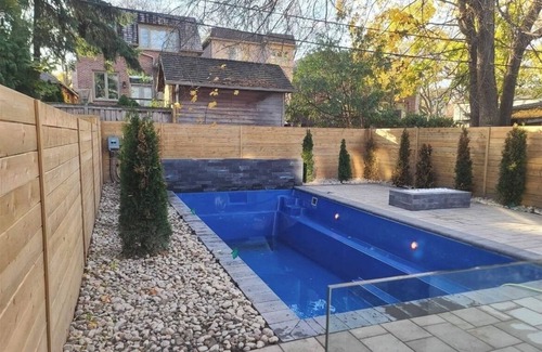 East York Casa | Modern luxury awaits in convenient Toronto location