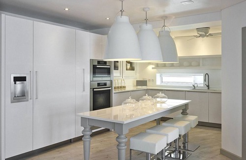 Porters Casa | Modern Luxury Beachfront Vacation Home - Footprints