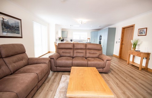 Marybank Casa | Modern luxury bungalow by Beauly