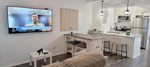 Gainesville Apartamento | Modern Luxury Condo - Near UF, Shands & Celebration Pointe