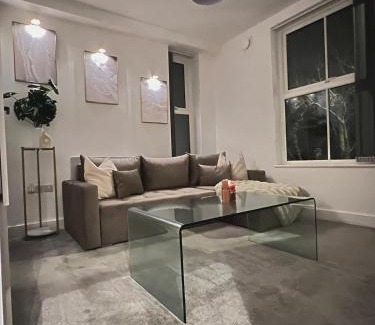 Trafford Apartamento | Modern Luxury Escape Suite In The Heart of Urmston Town Centre