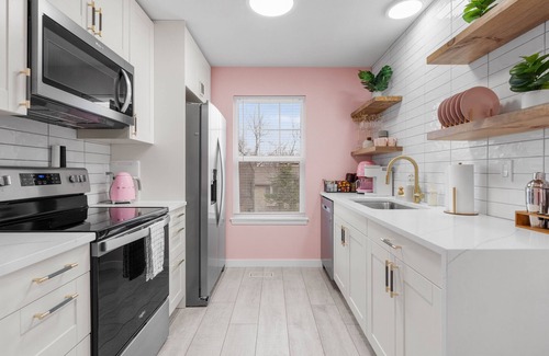 Mission Casa | Modern Luxury Escape with Mini Golf + Game Room