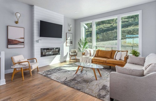 Veradale Casa | Modern Luxury Hillside Home with the Best view of Spokane!