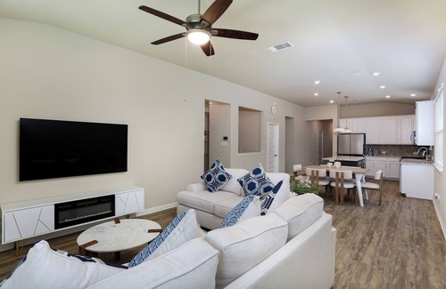Far North Central Casa | Modern Luxury Home located in north central San Antonio