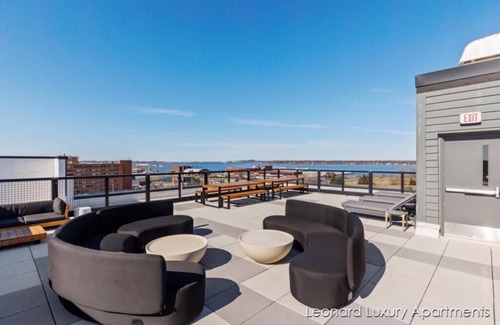 Nelson Apartamento | Modern Luxury in Downtown Muskegon - The Leonard Building