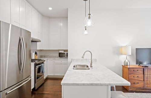 Central Business District Hotel | This hotel is a 4 bedroom(s), 4 bathrooms, located in New Orleans, LA.
