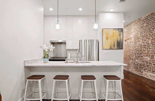 Central Business District Hotel | This hotel is a 4 bedroom(s), 4 bathrooms, located in New Orleans, LA.