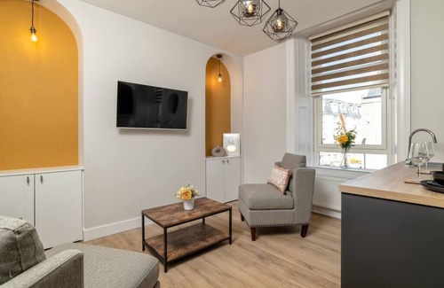 Aberdeen West End Apartamento | Modern Luxury - Prime Location