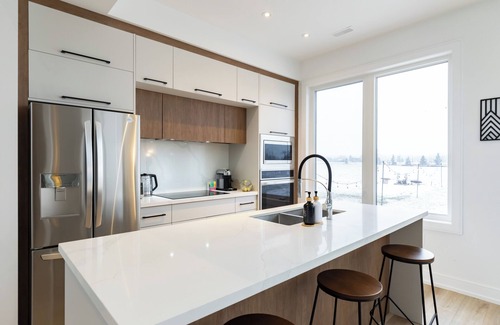 Cumberland Beach Casa | Modern Luxury Retreat with Stunning Views & Open Concept Design
