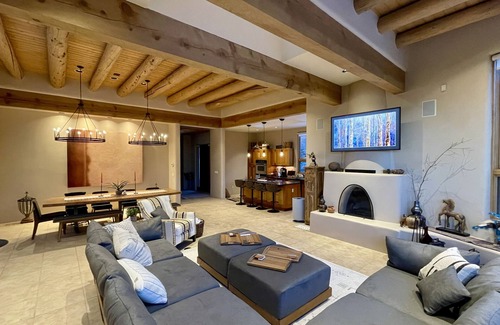 Arroyo Seco Casa | Modern Luxury & Sweeping Views in Arroyo Seco/Taos. Welcome to Walking Rain