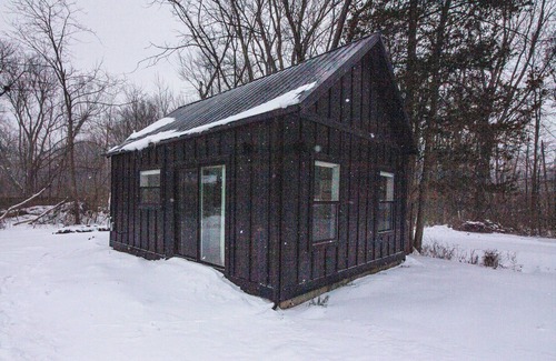 South Haven Cabina | Modern Luxury Tiny Home - Walk to the Beach!