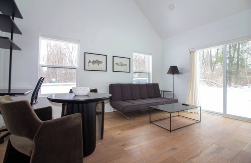 South Haven Cabina | Modern Luxury Tiny Home - Walk to the Beach!
