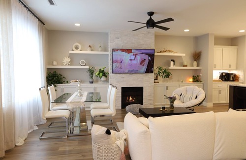 Vancouver Casa | Modern & Luxury Townhome in Vancouver WA [3BR/2.5BA]
