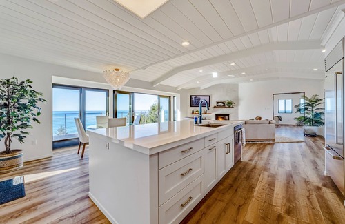 Shelter Cove Casa | Modern luxury with the most spectacular, dramatic ocean vistas