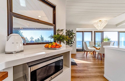 Shelter Cove Casa | Modern luxury with the most spectacular, dramatic ocean vistas