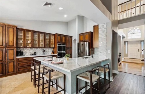 Mesa Casa | Modern Majestic Home with Pool, Spa & Basketball