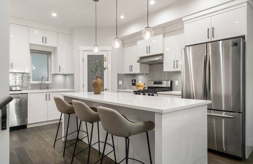 Crescent Heights Casa | Modern Mediterranean 4BR near Downtown w/ Cable