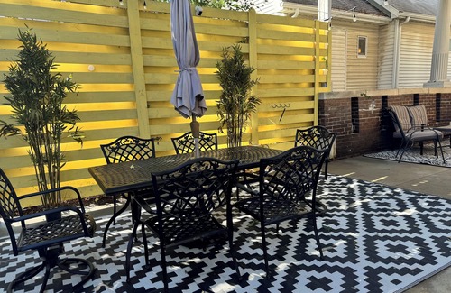 Bloomington Casa | Modern Meets Vintage! Sleeps 12-14! Game Room, Patio, FUN!