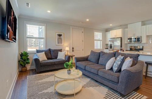 Melrose Casa | Modern Melrose-2 Bedroom Condo-5 mins to Broadway