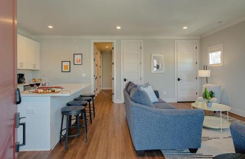 Melrose Casa | Modern Melrose-2 Bedroom Condo-5 mins to Broadway