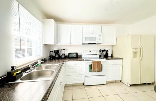 Miami Shores Casa | Modern Miami Family Cottage Beach 15 min