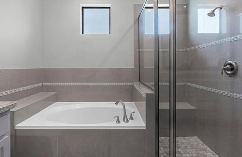 Midtown Casa | Modern Midtown Retreat 3B– Walk to Museums, Downtown & More!