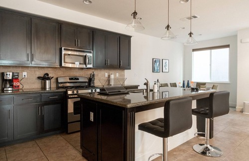 Berryessa Casa | Modern Milpitas 3BR w/ Yard & A/C, nr Retail & Theater, by Blueground