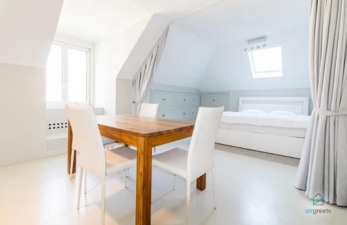 Wahring Apartamento | MODERN, MINIMALIST FLAT IN VIENNA