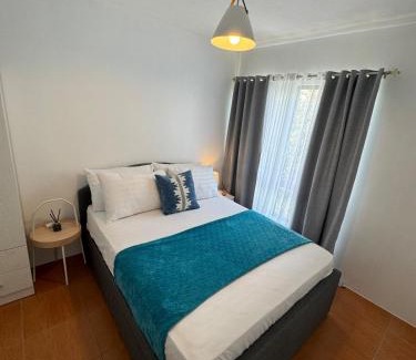Moonwalk Apartamento | Modern Minimalist Luxe Retreat 2 Bedroom with parking