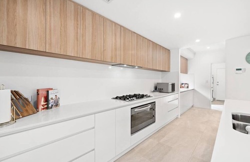 Willetton Casa | Modern Minimalistic Home 3BR