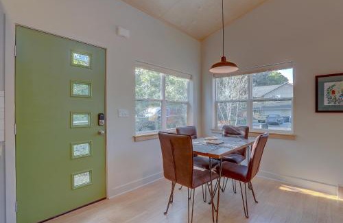 Larkspur Casa | Modern Mod Pod with Private Yard