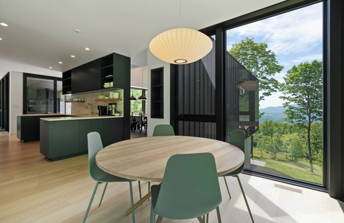 Waterbury Center Casa | Modern Mountain View Architects Dream Home!